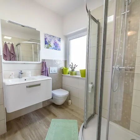 Vesna In * 扎达尔